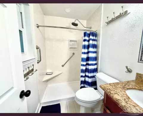 Bath - 2997 N 34th Ave, Milton, FL 32583 photo 2 of 7