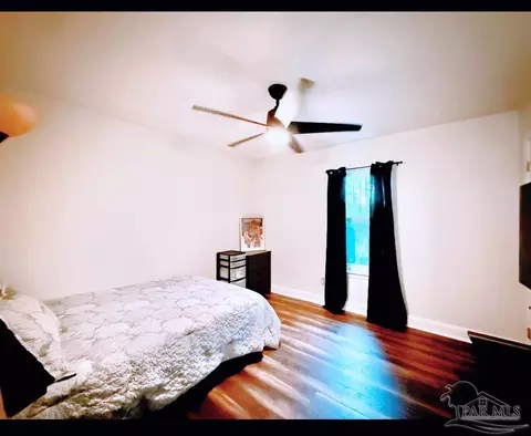Bedroom - 2997 N 34th Ave, Milton, FL 32583 photo 2 of 11