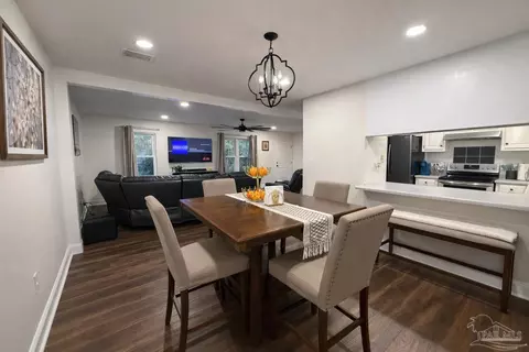 Dining - 2997 N 34th Ave, Milton, FL 32583 photo 1 of 1