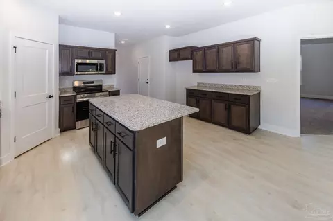 Kitchen - 5987 Willow Mist Ct, Pace, FL 32571 photo 3 of 3