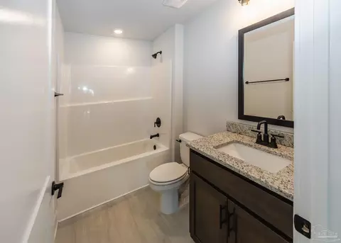 Bath - 5987 Willow Mist Ct, Pace, FL 32571 photo 4 of 7