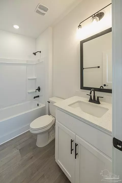Bath - 5983 Willow Mist Ct, Pace, FL 32571 photo 1 of 4