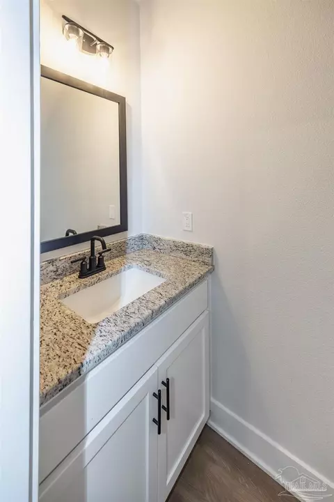 Bath - 5971 Willow Mist Ct, Pace, FL 32571 photo 2 of 6