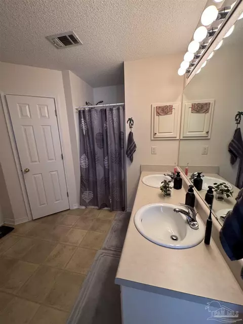 Bath - 4806 Oscar Ln, Pace, FL 32571 photo 6 of 8