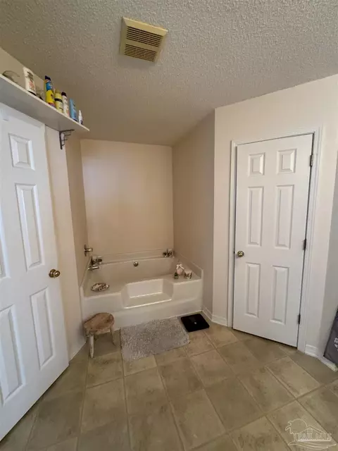 Bath - 4806 Oscar Ln, Pace, FL 32571 photo 7 of 8