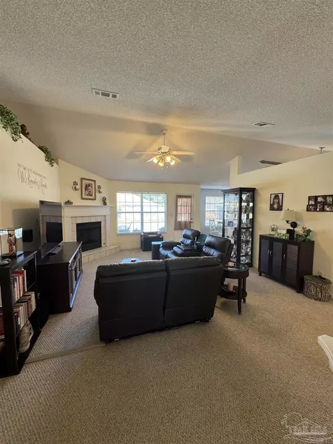 Living - 4806 Oscar Ln, Pace, FL 32571 photo 4 of 5
