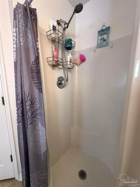 Bath - 4806 Oscar Ln, Pace, FL 32571 photo 3 of 8