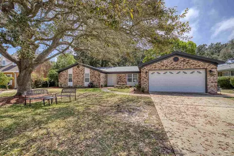 420 Dolphin St, Gulf Breeze, FL 32561