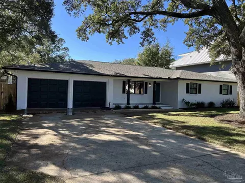 4593 Soundside Dr, Gulf Breeze, FL 32563