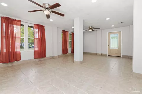Living - 4032 Mae Ln, Milton, FL 32583 photo 4 of 5