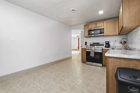 Kitchen - 4032 Mae Ln, Milton, FL 32583 photo 5 of 5