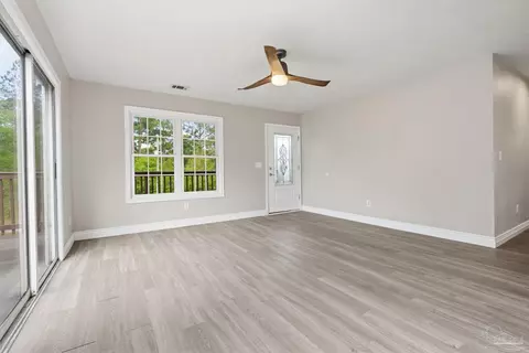 Living - 4032 Mae Ln, Milton, FL 32583 photo 3 of 5