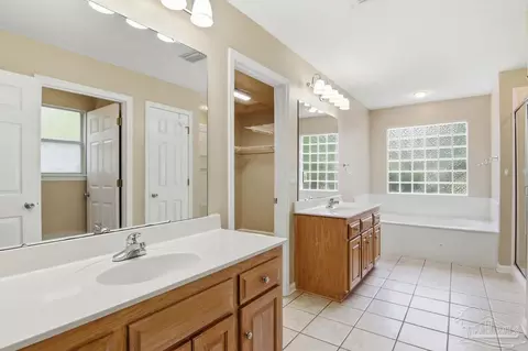 Bath - 7535 Corral Rd, Milton, FL 32583 photo 2 of 3