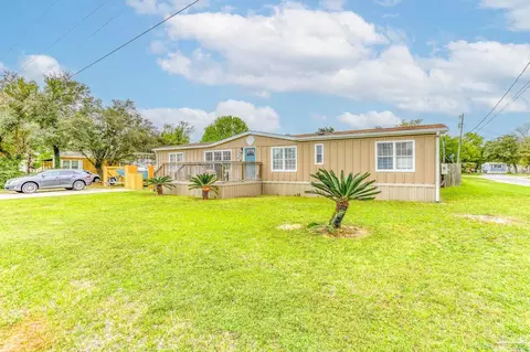 5301 Yellow Bluff Rd, Pensacola, FL 32507