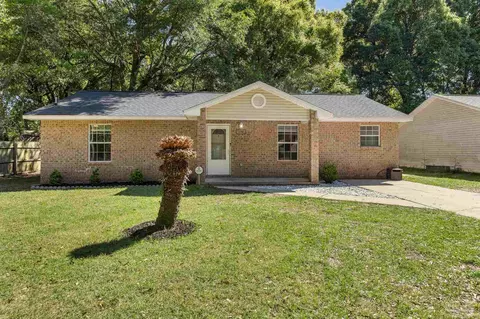 130 Calvert Oaks Dr, Pensacola, FL 32514