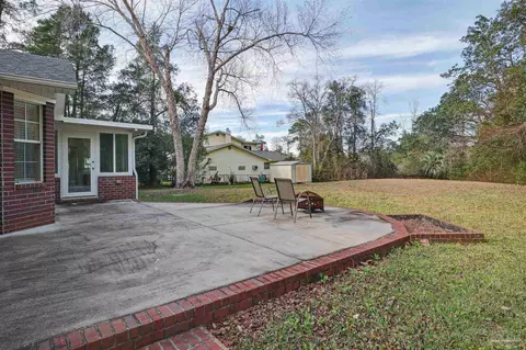 Exterior - 4621 Riley Rd, Milton, FL 32583 photo 3 of 8