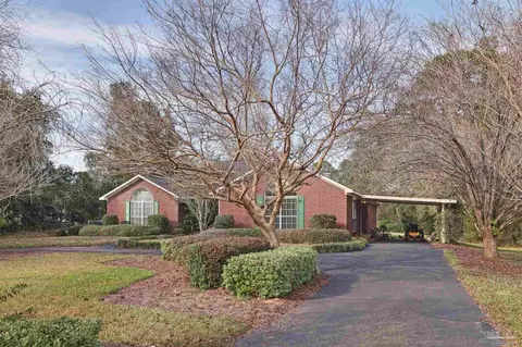 Exterior - 4621 Riley Rd, Milton, FL 32583 photo 1 of 8