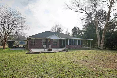 Exterior - 4621 Riley Rd, Milton, FL 32583 photo 4 of 8