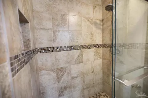 Bath - 4621 Riley Rd, Milton, FL 32583 photo 6 of 6