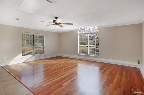 Living - 4621 Riley Rd, Milton, FL 32583 photo 4 of 5