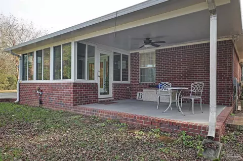 Exterior - 4621 Riley Rd, Milton, FL 32583 photo 6 of 8