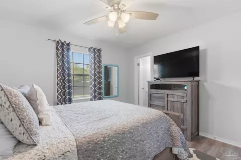 Bedroom - 5091 Pennington Ln, Pace, FL 32571 photo 6 of 6