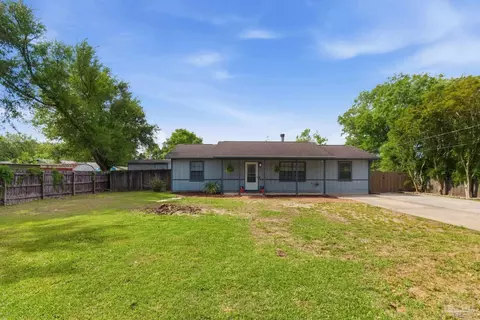Exterior - 5091 Pennington Ln, Pace, FL 32571 photo 2 of 7