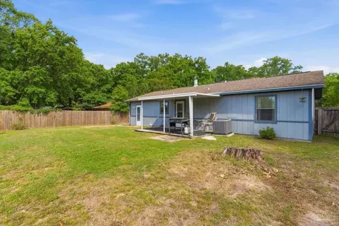 Exterior - 5091 Pennington Ln, Pace, FL 32571 photo 5 of 7