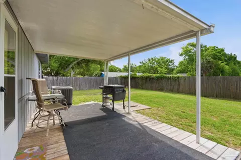 Exterior - 5091 Pennington Ln, Pace, FL 32571 photo 7 of 7