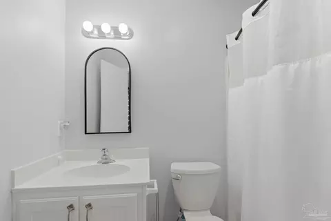 Bath - 5091 Pennington Ln, Pace, FL 32571 photo 2 of 2