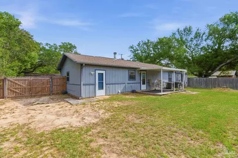 Exterior - 5091 Pennington Ln, Pace, FL 32571 photo 4 of 7