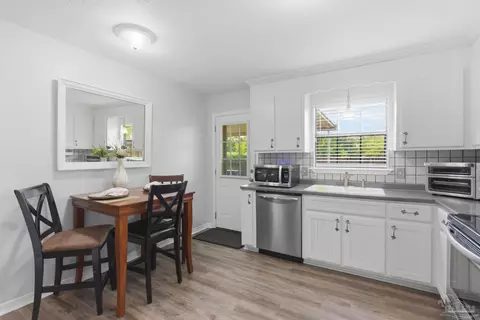 Dining - 5091 Pennington Ln, Pace, FL 32571 photo 2 of 3