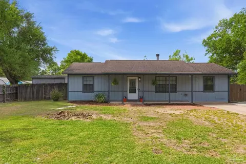 5091 Pennington Ln, Pace, FL 32571