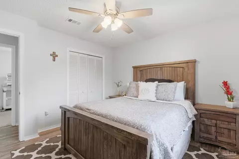 Bedroom - 5091 Pennington Ln, Pace, FL 32571 photo 4 of 6