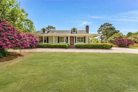 941 Summer Shade Ln, Cantonment, FL 32533