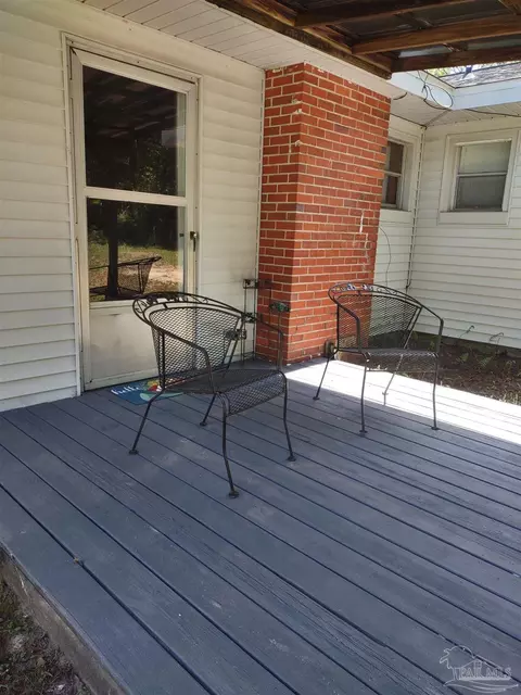 Exterior - 521 Cox Rd, Mcdavid, FL 32568 photo 8 of 10