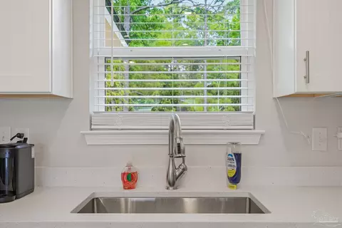 Kitchen - 1324 Hornbeam Dr, Baker, FL 32531 photo 4 of 5