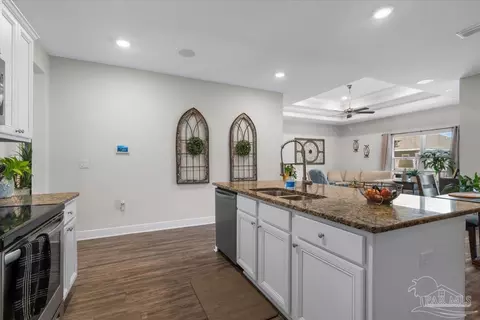 Kitchen - 5324 Red Shoulder Rd, Pace, FL 32571 photo 4 of 4