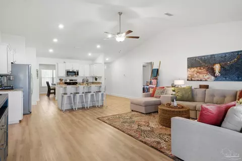 Entry Way - 6022 Willsey Trl, Crestview, FL 32539 photo 3 of 4