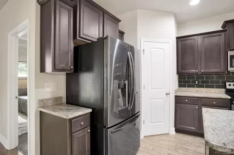 Kitchen - 6372 Ladera Trl, Pace, FL 32571 photo 4 of 4