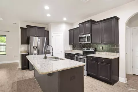 Kitchen - 6372 Ladera Trl, Pace, FL 32571 photo 2 of 4