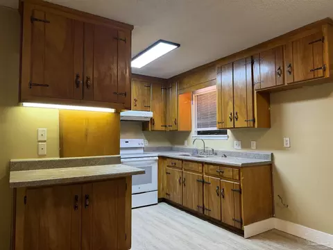 Kitchen - 6635 Wesdon Ct, Milton, FL 32570 photo 1 of 4