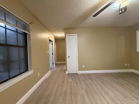 Living - 6635 Wesdon Ct, Milton, FL 32570 photo 2 of 3