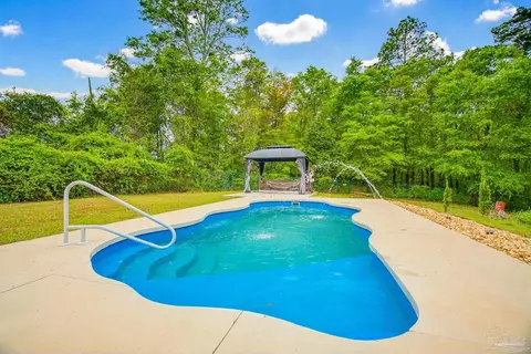Exterior - 2855 Walling Rd, Milton, FL 32570 photo 7 of 11