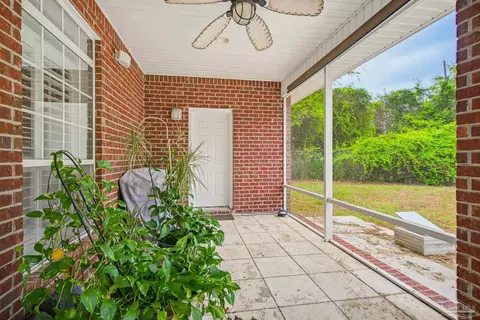 Exterior - 2855 Walling Rd, Milton, FL 32570 photo 5 of 11