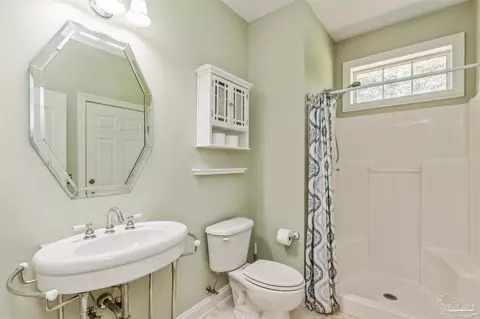 Bath - 2855 Walling Rd, Milton, FL 32570 photo 6 of 6