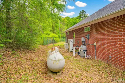 Exterior - 2855 Walling Rd, Milton, FL 32570 photo 11 of 11