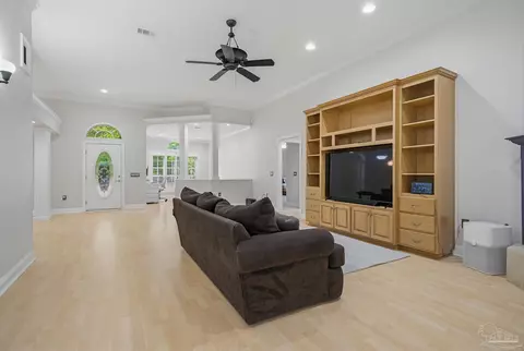 Living - 2855 Walling Rd, Milton, FL 32570 photo 6 of 8