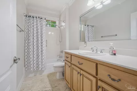 Bath - 2855 Walling Rd, Milton, FL 32570 photo 4 of 6