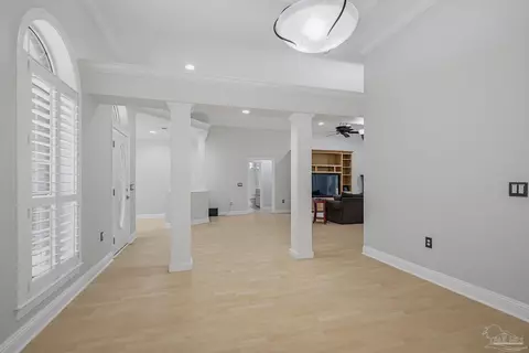 Living - 2855 Walling Rd, Milton, FL 32570 photo 5 of 8